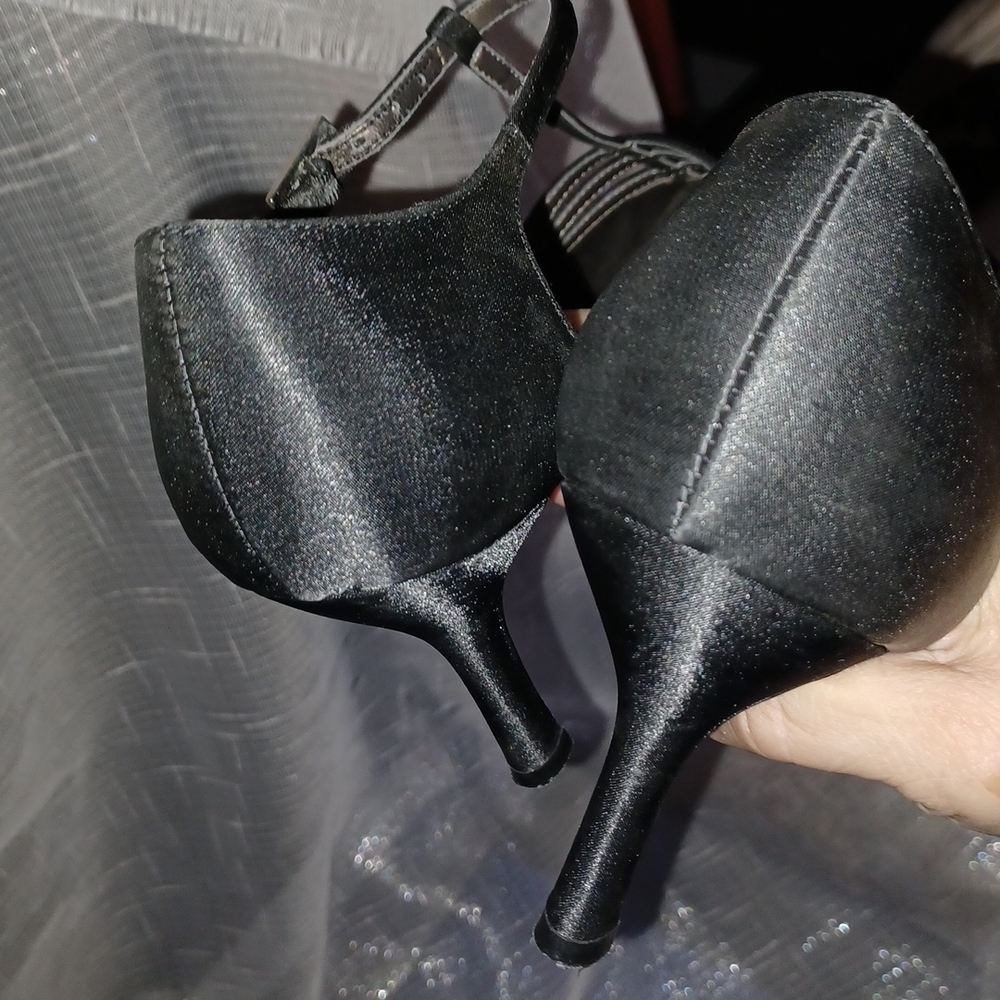 Andrew Geller Black Satin Pointed T-Strap Heels - Picture 5 of 5